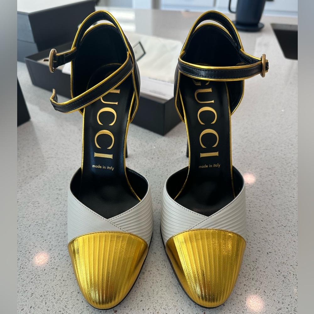 Authentic GUCCI leather pump heels